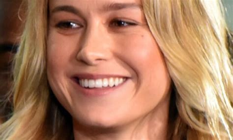 Brie Larson shared her first bikini pic since 2021, and please can。